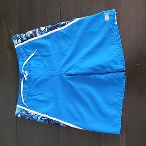 BOY'S NIKE BOARD SHORTS SWIMSUIT TRUNKS BATHING SUIT SIZE MEDIUM